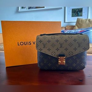 Authentic Louis Vuitton Pochette Métis